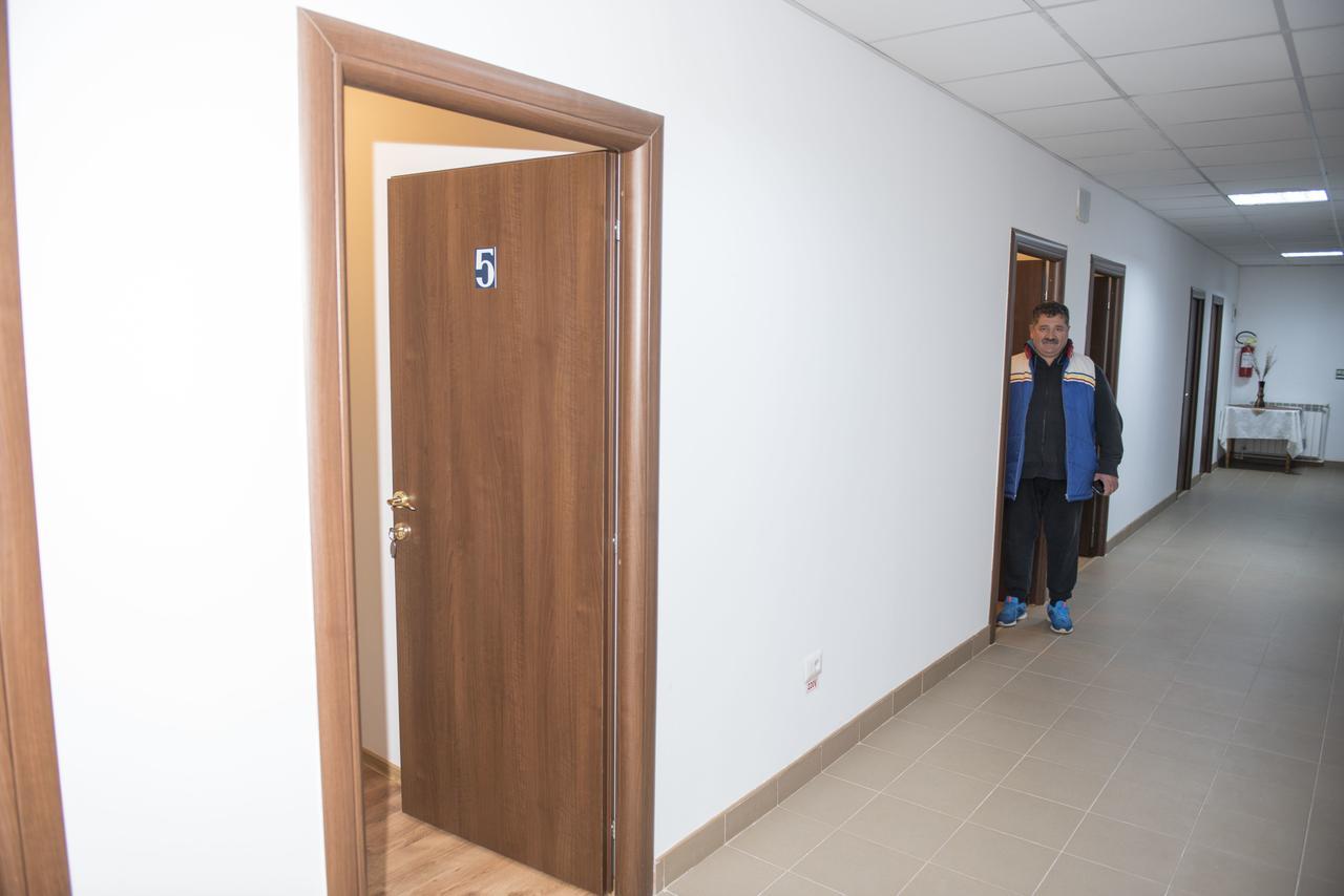 Hostel Ruxandra Focșani Bagian luar foto