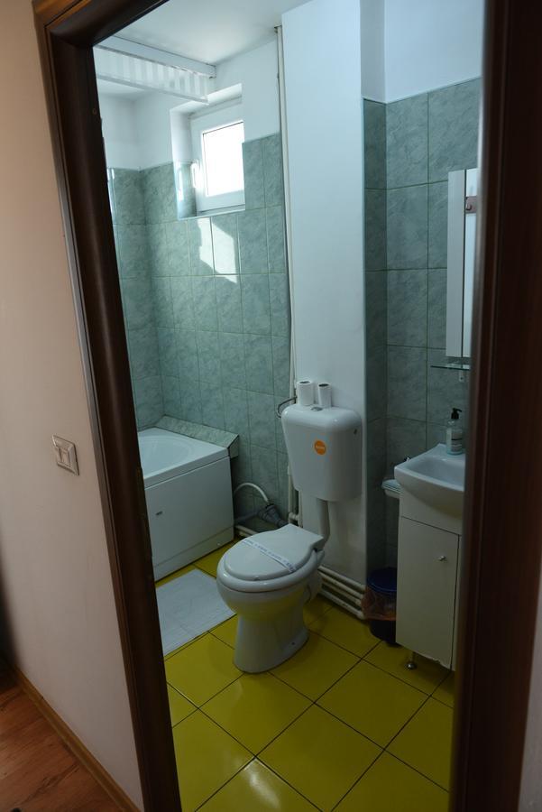 Hostel Ruxandra Focșani Bagian luar foto
