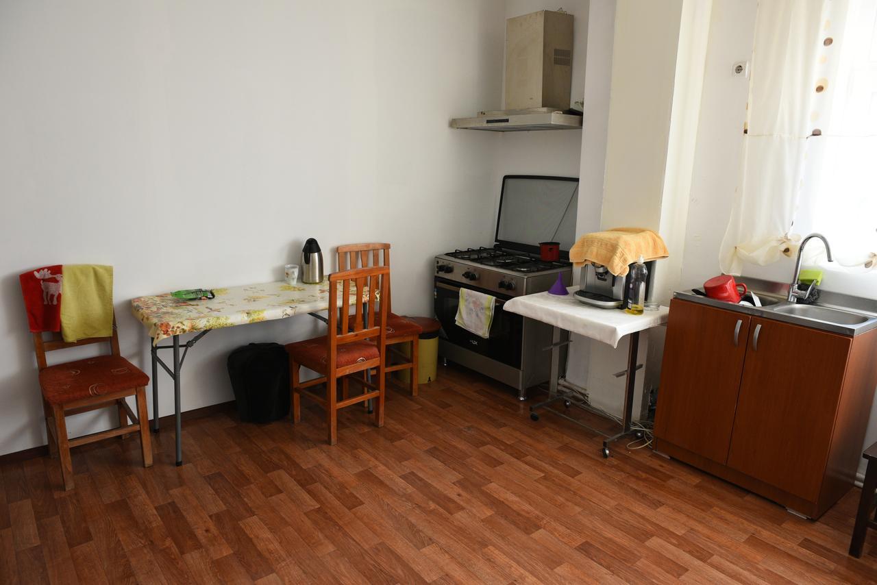 Hostel Ruxandra Focșani Bagian luar foto
