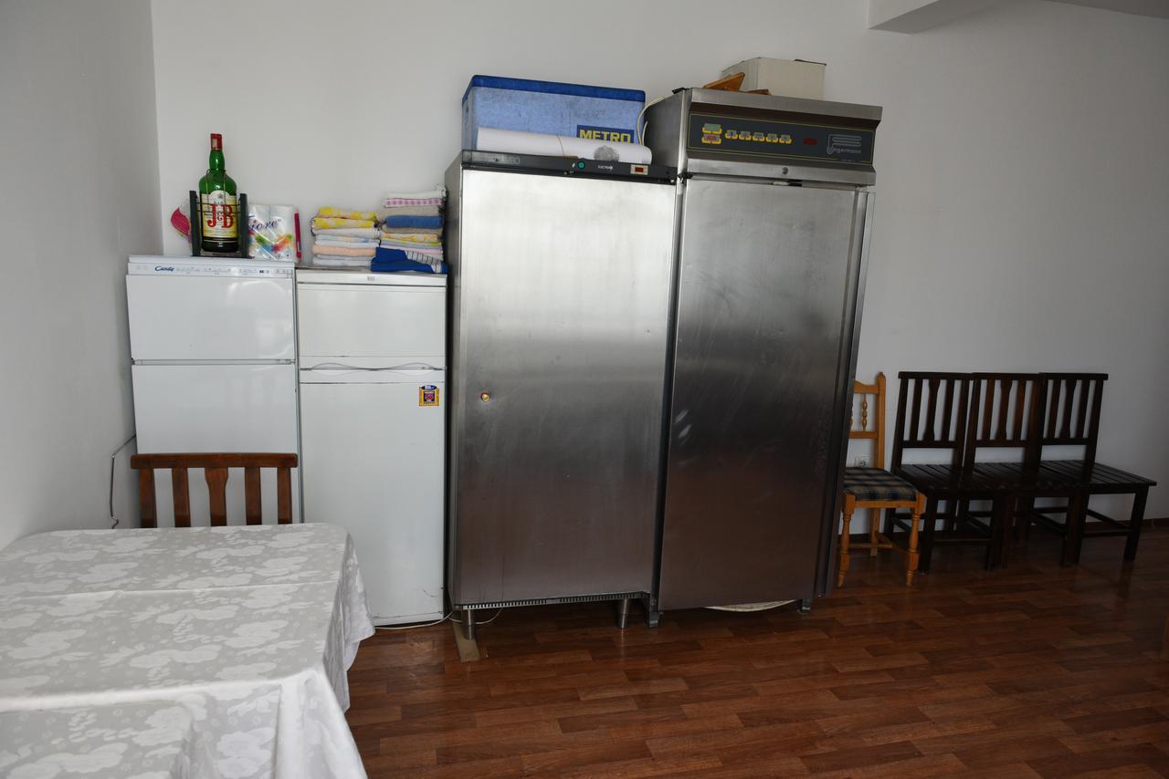 Hostel Ruxandra Focșani Bagian luar foto
