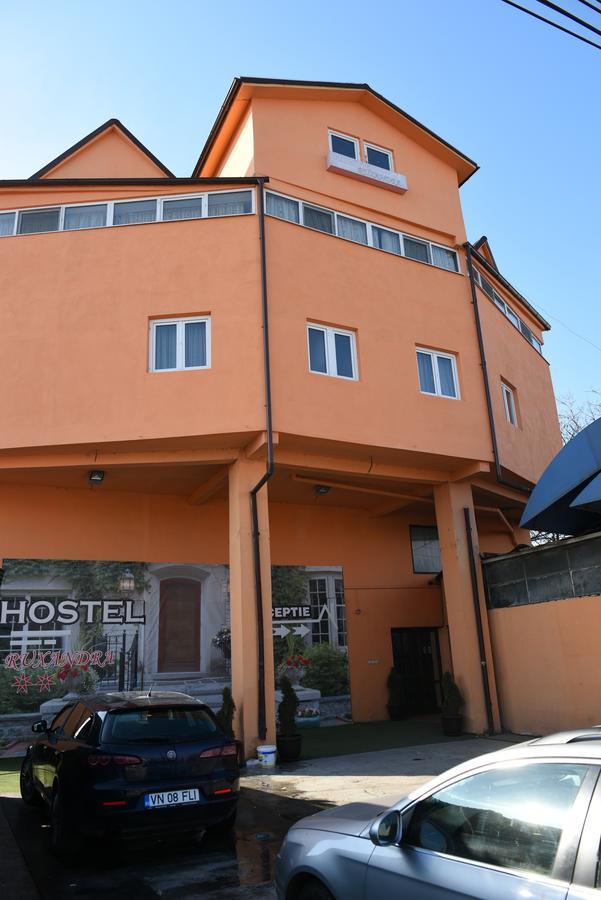 Hostel Ruxandra Focșani Bagian luar foto